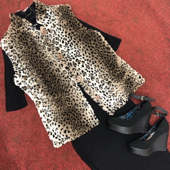 Coldwater Creek Jackets & Blazers - Coldwater Creek cheetah / leopard fuzzy vest